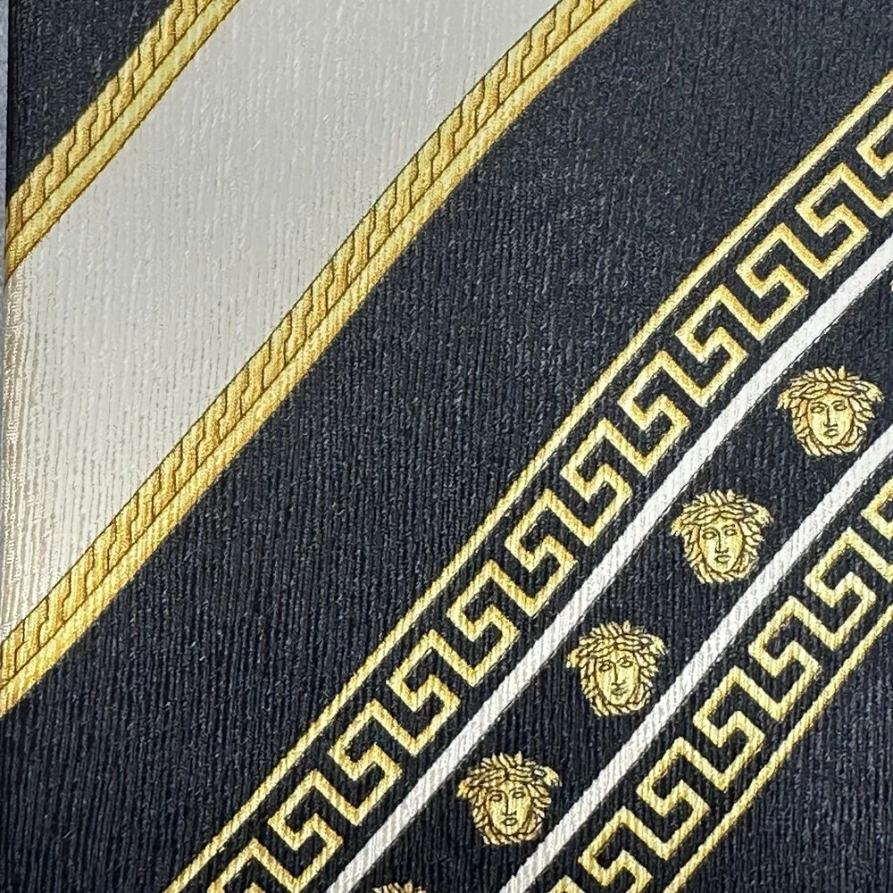 Vintage‎ Gianni Versace Silk Tie Medusa Greek Key Black Gold Made Italy 58x3.5in